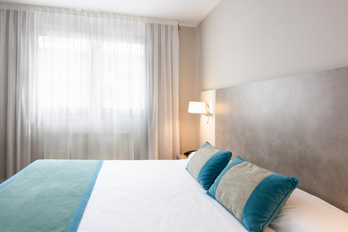 & Real Hotel Jaca